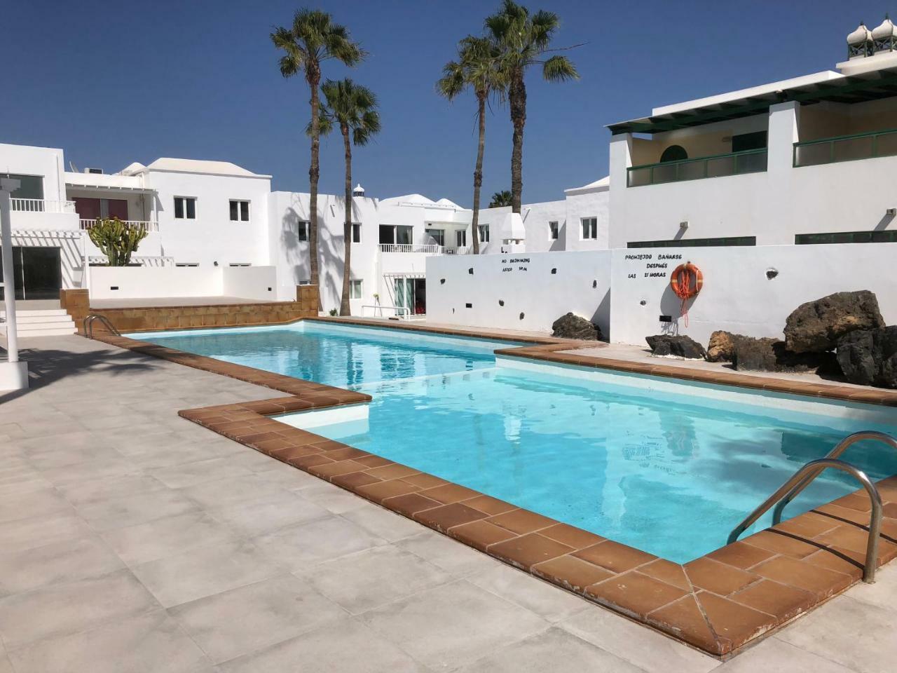 Sea Breeze With Shared Pool And Near The Beach Apartment Costa Teguise Exterior photo